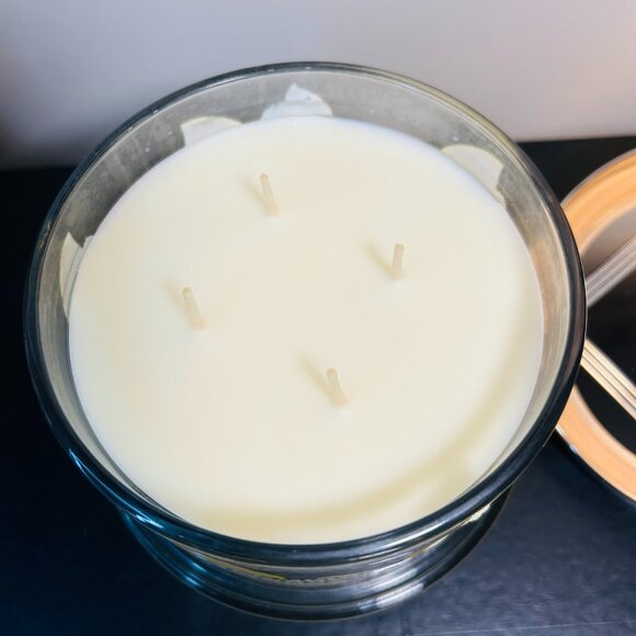 Homeworx by Slatkin Limoncello Cupcake 4-Wick Candle 18oz - Picture 2 of 3